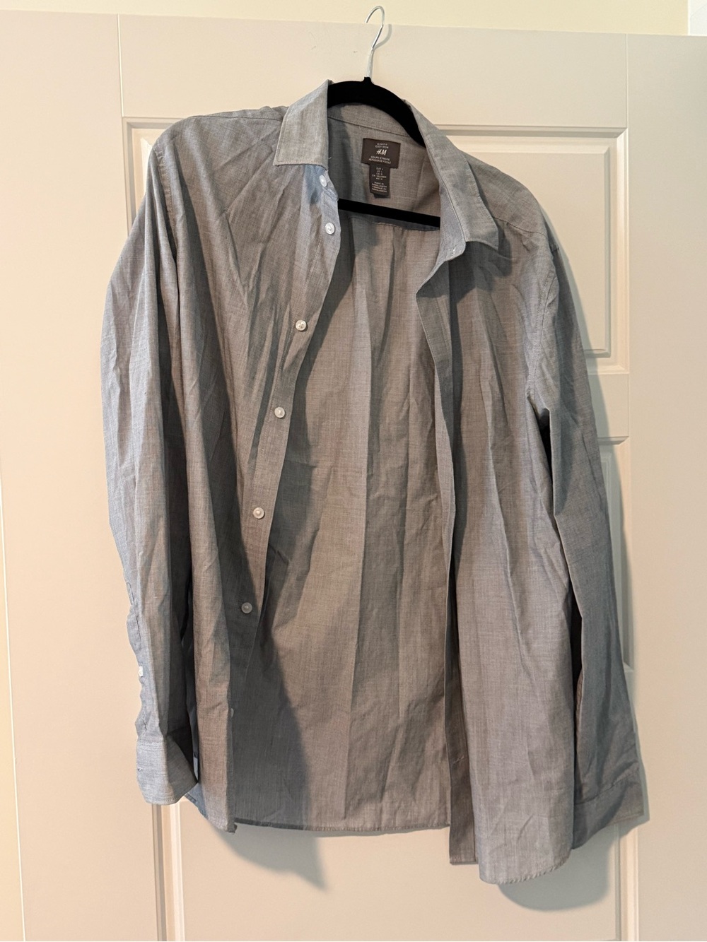 H&M Slim Fit Men's Button-Up Shirt in Light Gray